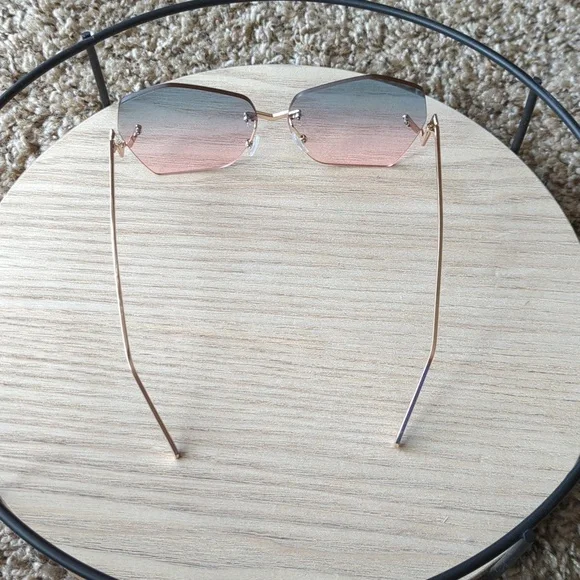 Festival sunglasses - Picture 3 of 3